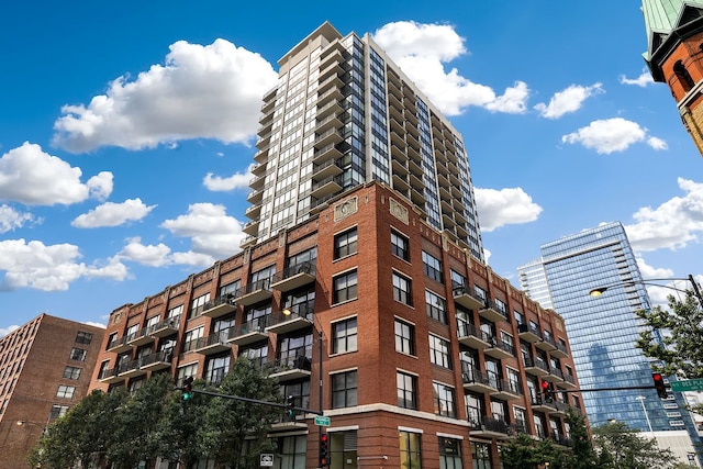 210 S Desplaines St Unit 601, Chicago, IL 60661 - photo 1