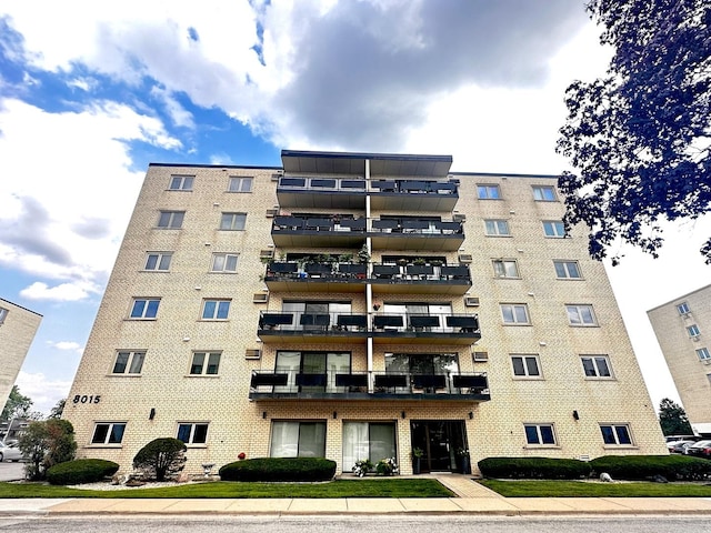 8015 Oconnor Dr Unit 4B, River Grove, IL 60171 - photo 1