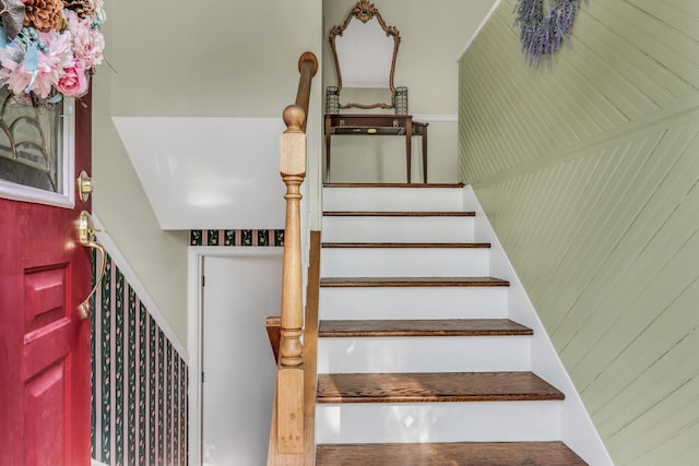 409 Greenview Dr, Park City, IL 60085 - photo 2