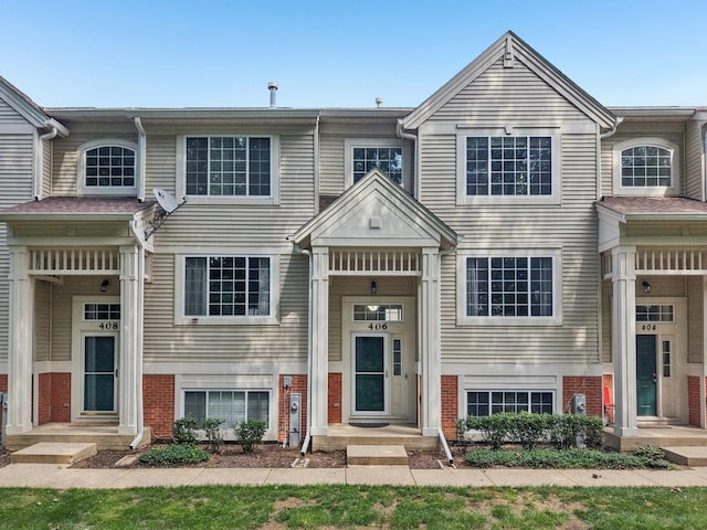 406 Cary Woods Cir, Cary, IL 60013 - photo 1