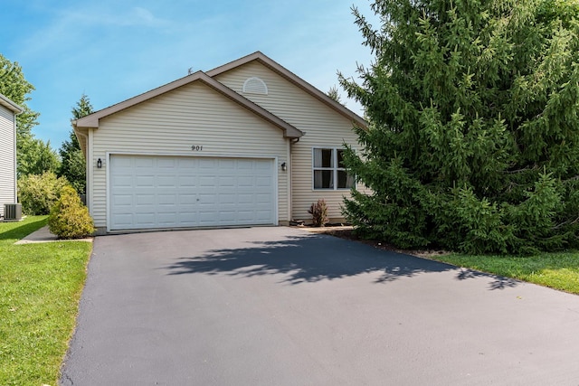 901 N Oak Creek Dr, Genoa, IL 60135 - photo 1