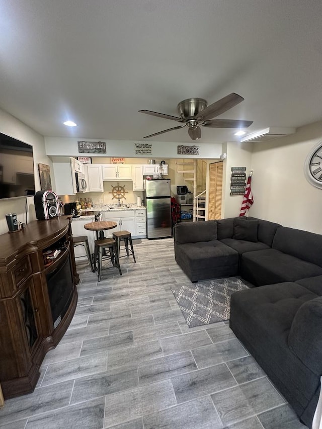 40 Bermuda Colony Unit 5, Fox Lake, IL 60020 - photo 2