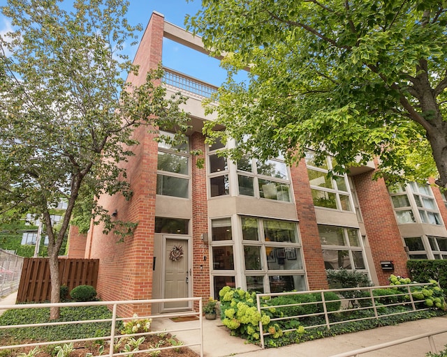 1916 N Maud Ave Unit A, Chicago, IL 60614 - photo 1
