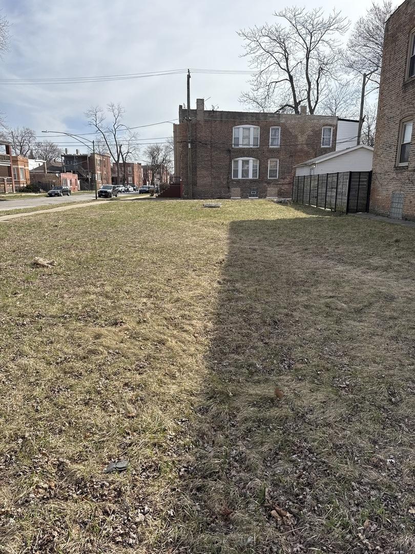 201 E 70th St, Chicago, IL 60637 - photo 2