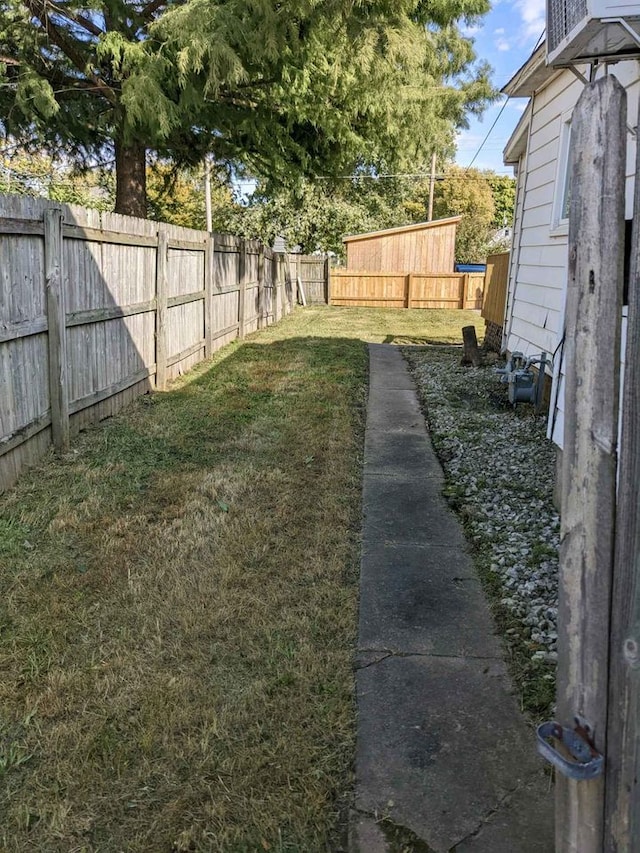 605 S Sycamore St, Villa Grove, IL 61956 - photo 2