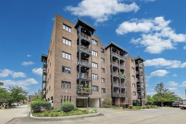 9395 Landings Ln Unit 401, Des Plaines, IL 60016 - photo 1