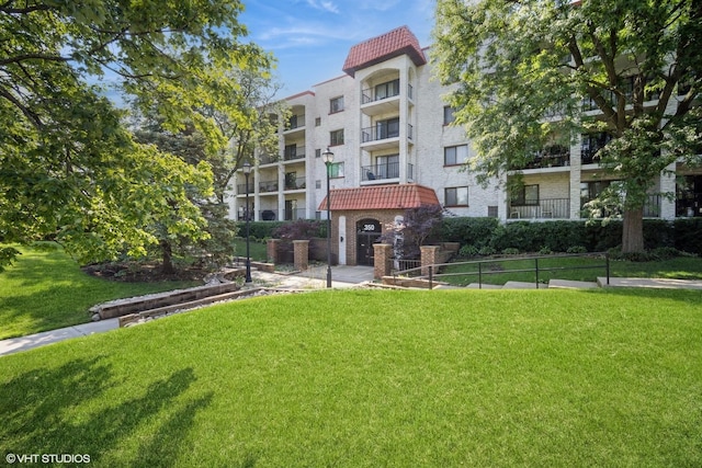 350 Plum Creek Dr Unit 206, Wheeling, IL 60090 - photo 1