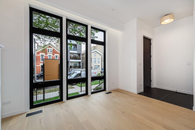 1514 W Superior St, Chicago, IL 60642 - photo 6