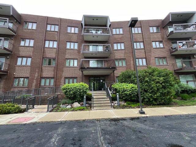 400 E Dundee Rd Unit 405C, Buffalo Grove, IL 60089 - photo 1