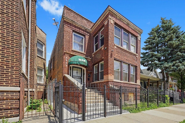 4952 W Augusta Blvd, Chicago, IL 60651 - photo 2