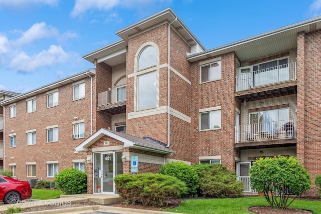 881 N Swift Rd Unit 106, Addison, IL 60101 - photo 1