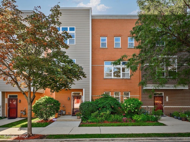 1922 N Lotus Ave, Chicago, IL 60639 - photo 1