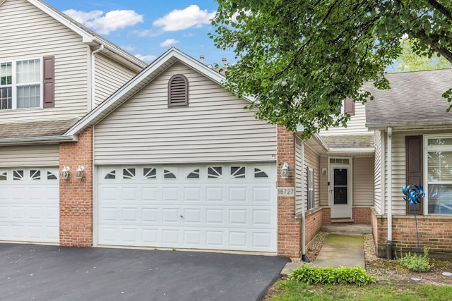 16727 S Sunset Ridge Ct, Lockport, IL 60441 - photo 1