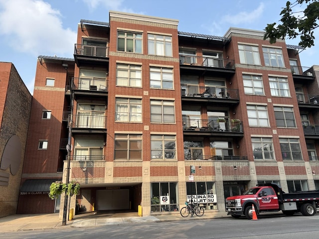 3260 N Clark St Unit 306, Chicago, IL 60657 - photo 1