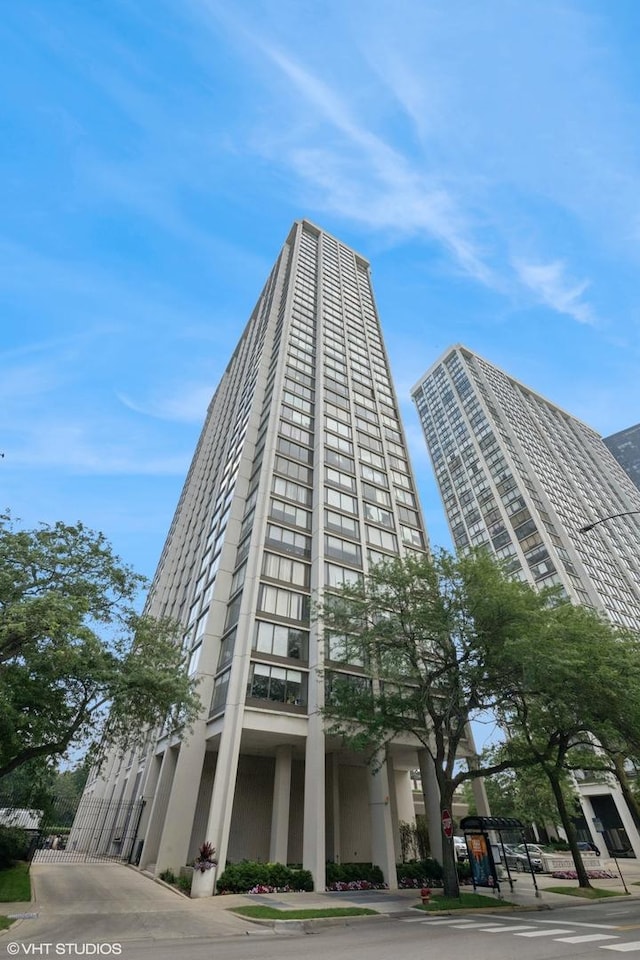 5455 N Sheridan Rd Unit 3715, Chicago, IL 60640 - photo 1