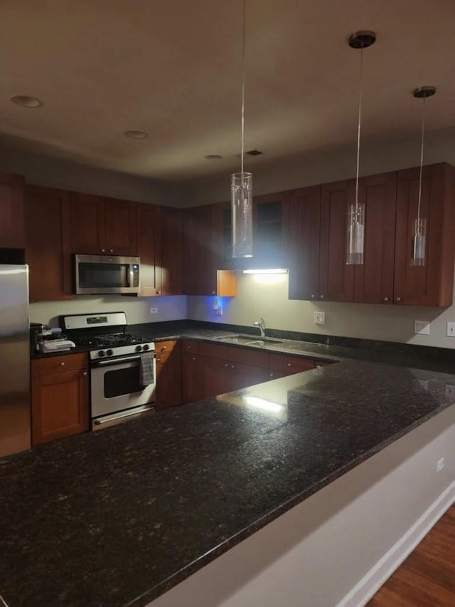 529 N Racine Ave Unit 3, Chicago, IL 60642 - photo 3