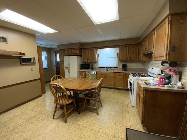 403 Edwards St, Aurora, IL 60505 - photo 7