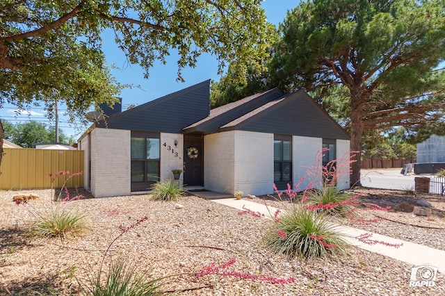 4313 Downing Ave, Midland, TX 79707 - mid-century inspired home with brick siding