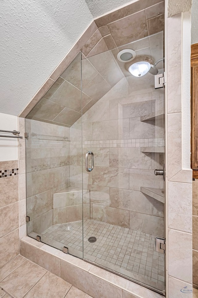 2611 Fannin Ave, Midland, TX 79705 - bathroom with a stall shower