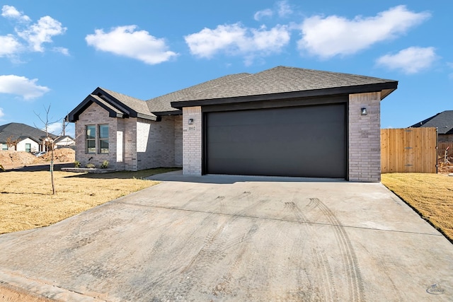 view of front facade featuring a garage