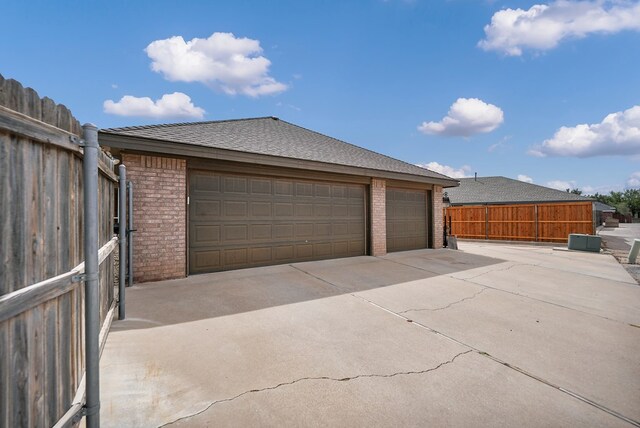 5810 Sterling Pl, Midland, TX 79707 - detached garage featuring fence