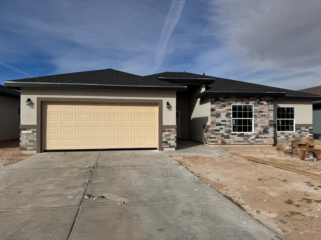 view of front facade with a garage