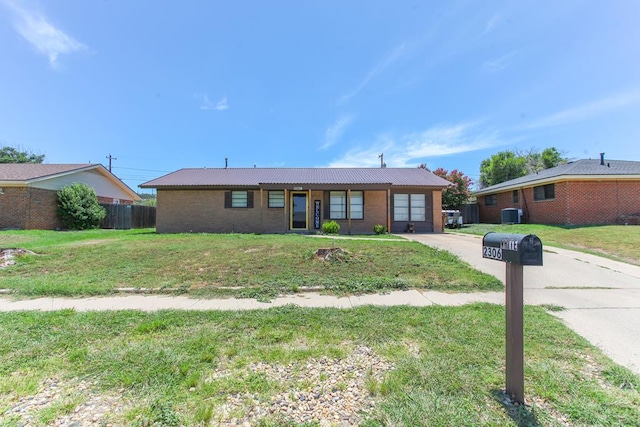 2306 Merrily Dr, Big Spring, TX 79720 - photo 1