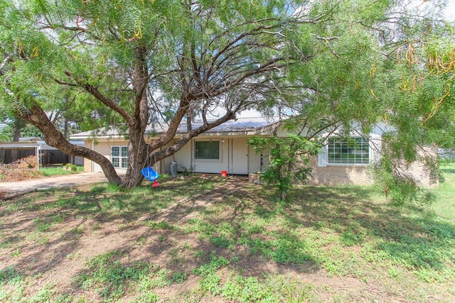 207 W Robinson Rd, Big Spring, TX 79720 - view of front of property