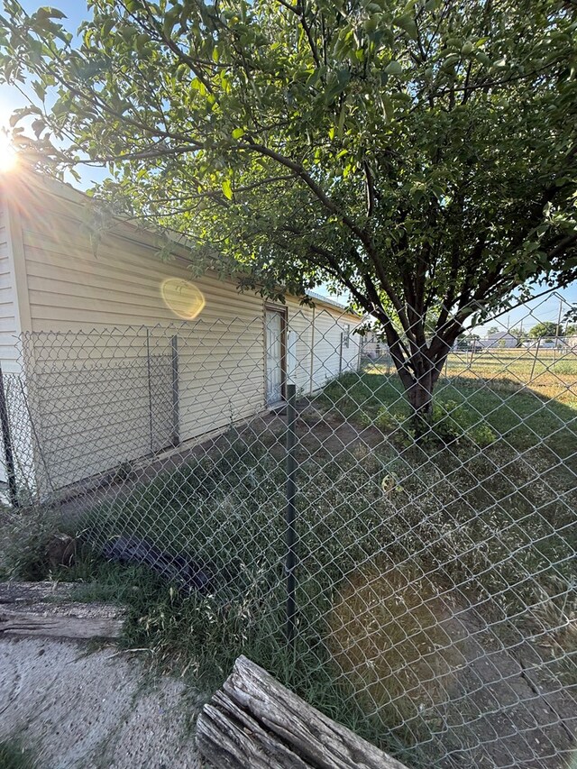 207 S Hickory St, Roscoe, TX 79545 - photo 12