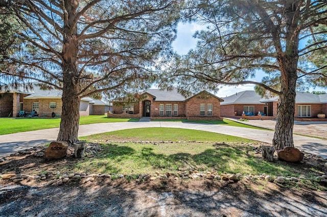 5009 Bluebird Branch Ct, Midland, TX 79705 - photo 1