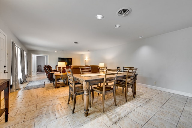dining space featuring visible vents, recessed lighting, and baseboards