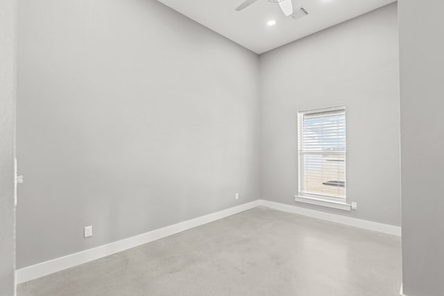 empty room featuring ceiling fan