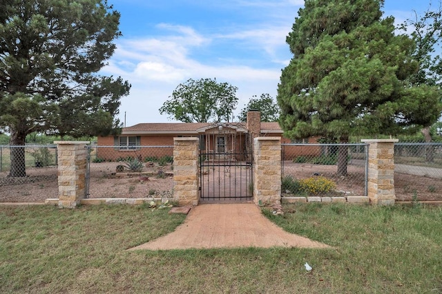 116 W Robinson Rd, Big Spring, TX 79720 - view of gate