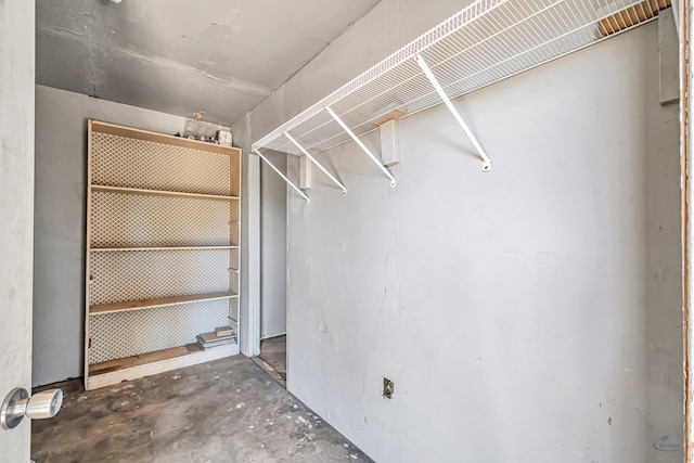 2109 Holloway Ave, Midland, TX 79705 - view of spacious closet