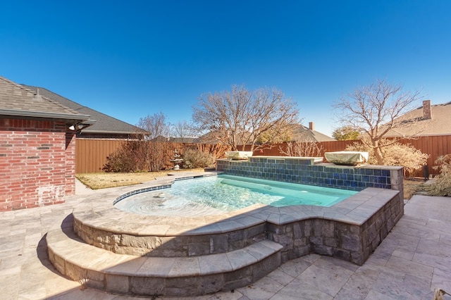 view of swimming pool