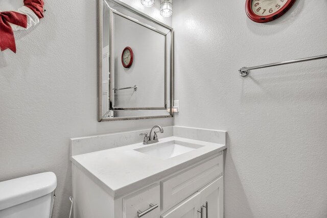 602 Frank Davis Ave, Coahoma, TX 79720 - bedroom featuring light carpet, baseboards, ceiling fan, and recessed lighting