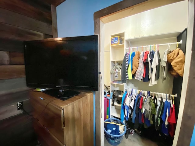 910 Culp Ave, Coahoma, TX 79511 - view of closet