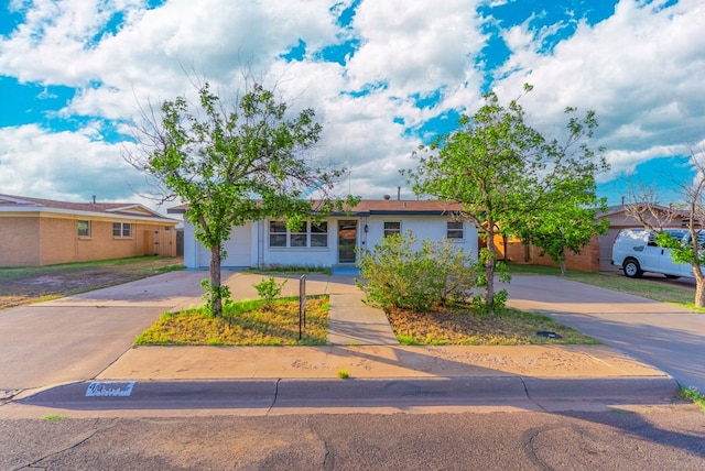 4604 Versailles Dr, Midland, TX 79703 - ranch-style home with driveway and a garage