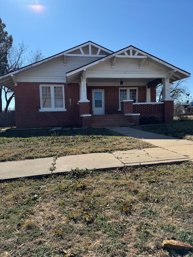 view of front of home featuring a porch