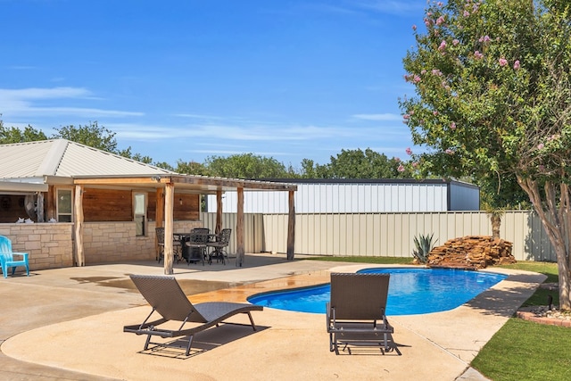10606 E County Rd 104, Midland, TX 79706 - view of pool with a patio and a fenced backyard