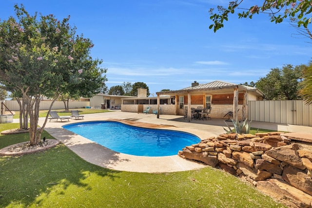 10606 E County Rd 104, Midland, TX 79706 - view of swimming pool with a patio