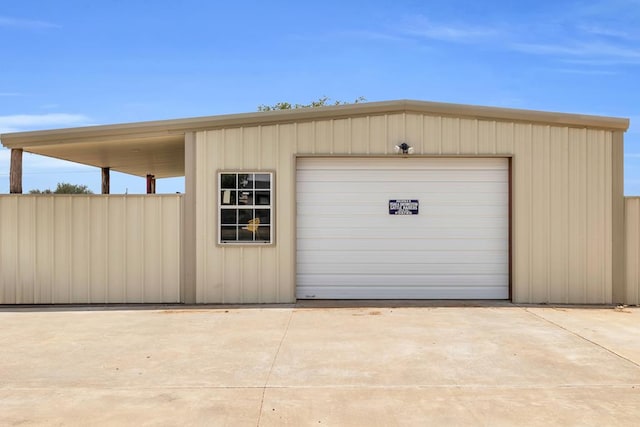 10606 E County Rd 104, Midland, TX 79706 - garage with a detached garage