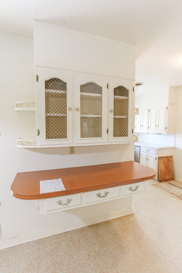 2608 E 24th St, Big Spring, TX 79720 - detailed view of carpet floors