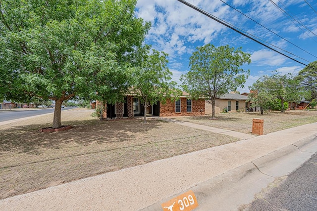 309 Edgewood Dr, Midland, TX 79703 - view of front facade