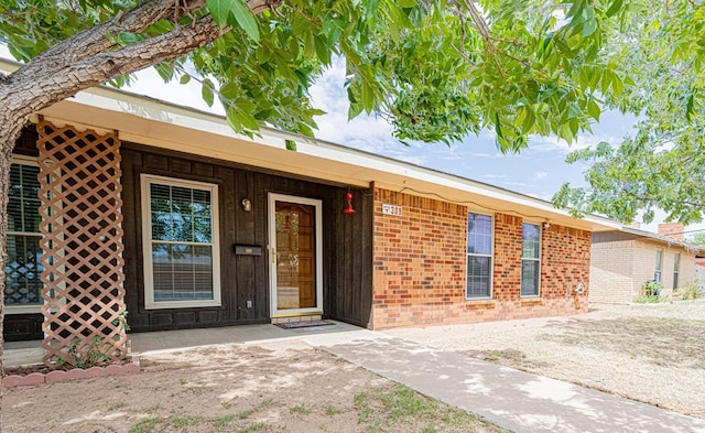 309 Edgewood Dr, Midland, TX 79703 - view of front of house featuring brick siding