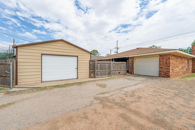 309 Edgewood Dr, Midland, TX 79703 - garage featuring a garage