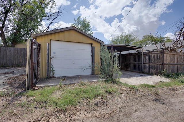 107 W 10th St, Big Spring, TX 79720 - view of detached garage