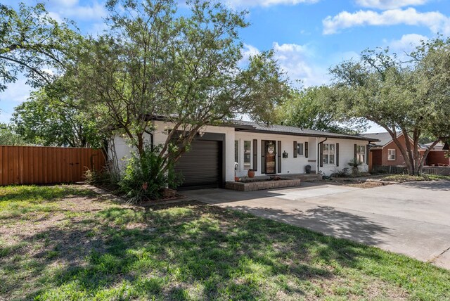 1115 Mogford St, Midland, TX 79701 - photo 2
