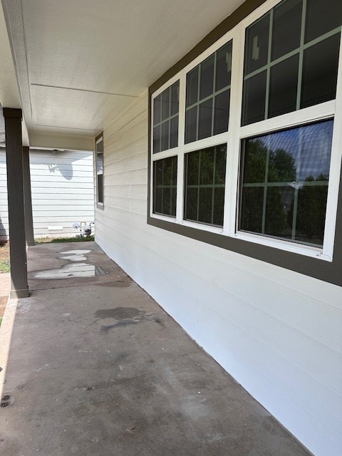 view of patio / terrace featuring covered porch