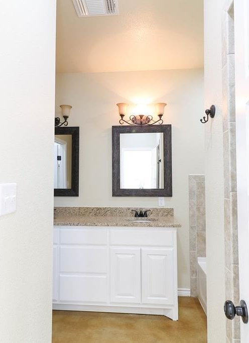 bathroom with vanity